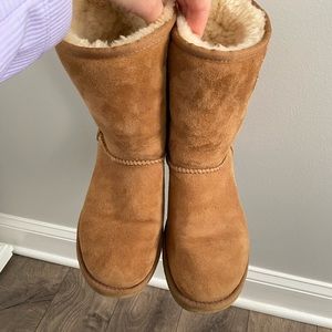 Chestnut Ugg boots